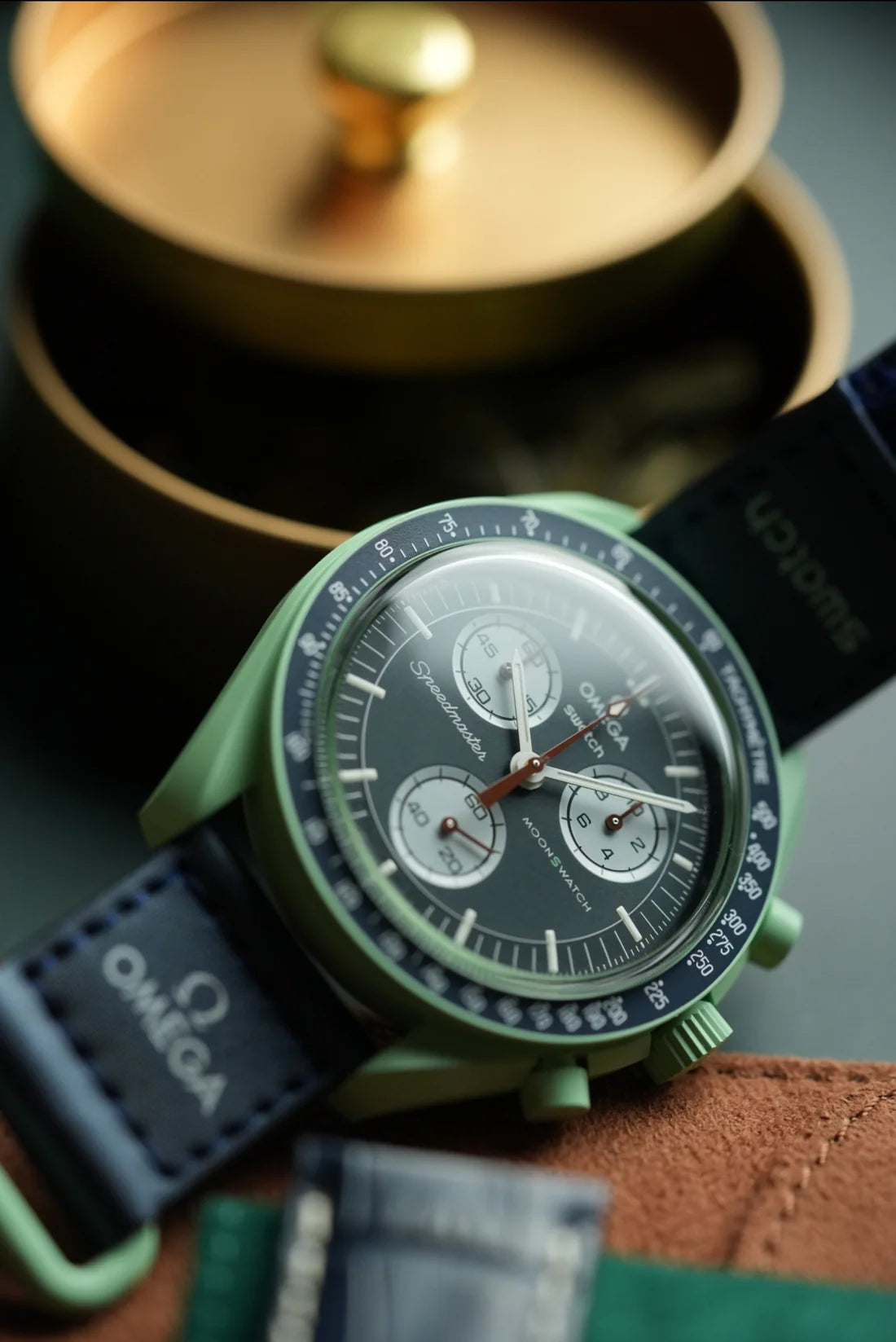 MoonSwatch | Mission on Earth